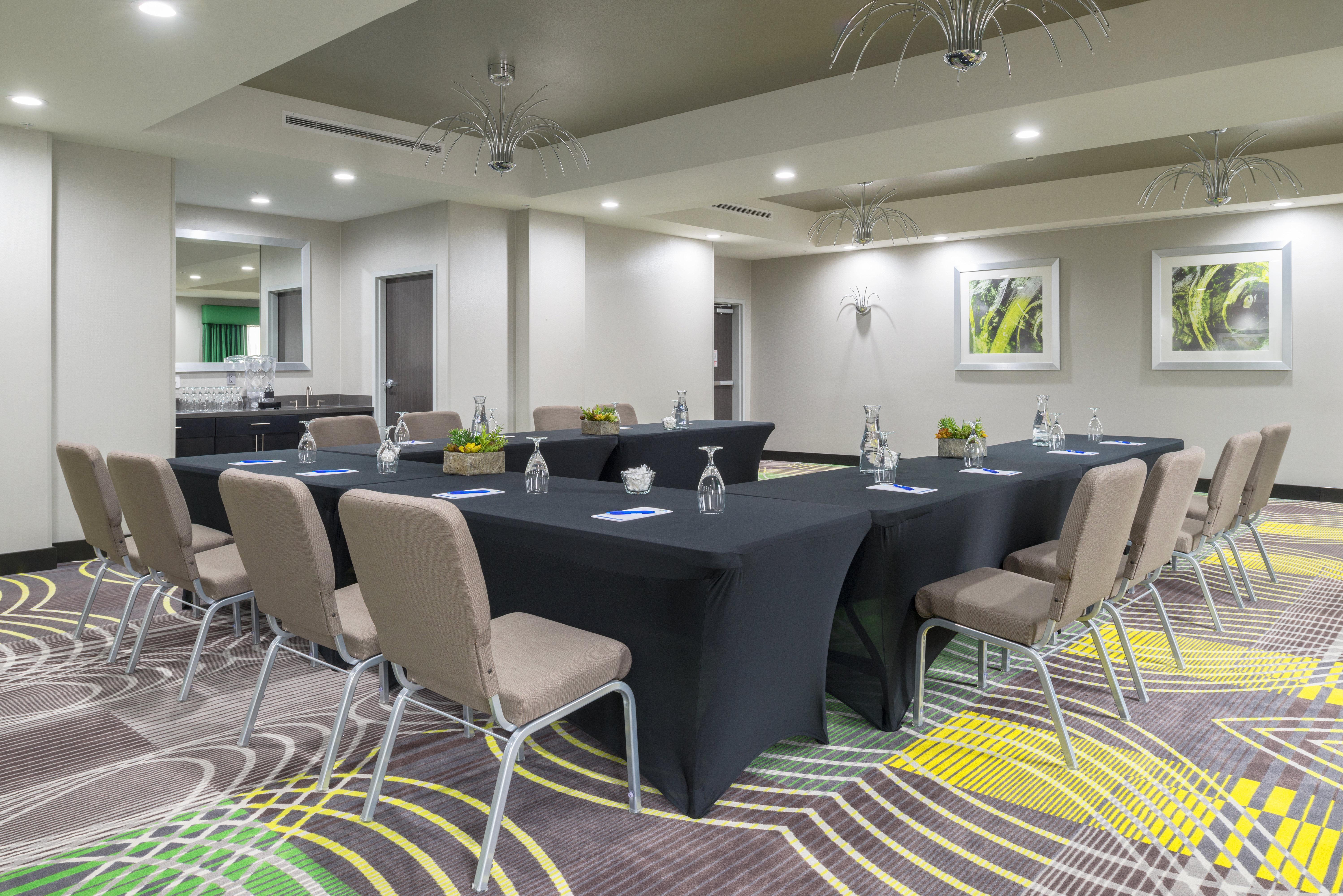 Holiday Inn Express And Suites Norman By Ihg Экстерьер фото